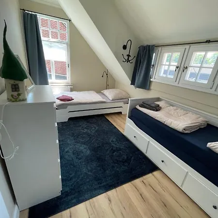 Luxus Lindenhof -ferienwohnungen In Friesland An Der Nordsee Am Naturschutzgebiet Urwald