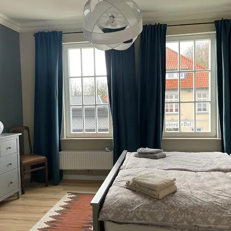 Luxus Lindenhof -ferienwohnungen In Friesland An Der Nordsee Am Naturschutzgebiet Urwald דירה *