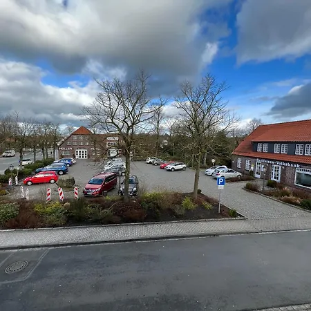 Luxus Lindenhof -ferienwohnungen In Friesland An Der Nordsee Am Naturschutzgebiet Urwald *