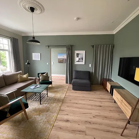 Luxus Lindenhof -ferienwohnungen In Friesland An Der Nordsee Am Naturschutzgebiet Urwald Apartment *
